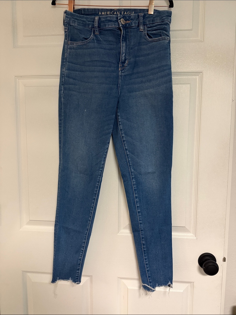 American Eagle Outfitters Skinny Jeans in Medium Wash Blue